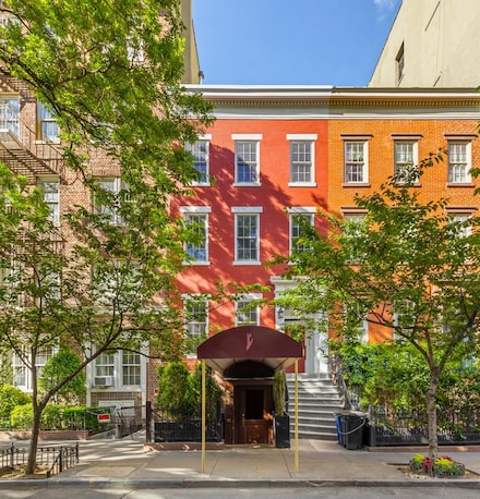 113 W 13th St Unit BUILDING, New York, NY 10011