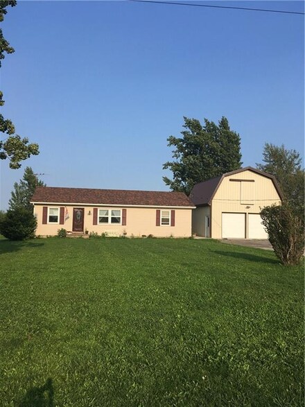 2925 Fancher Rd, Albion, NY 14411