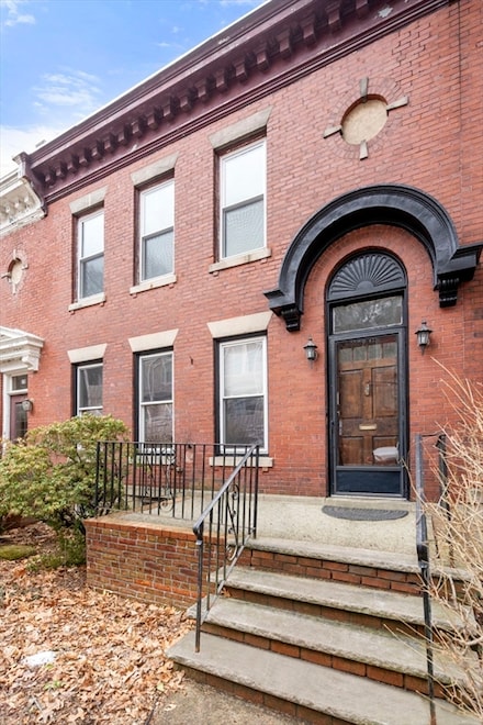 22 Leamington Rd, Brighton, MA 02135