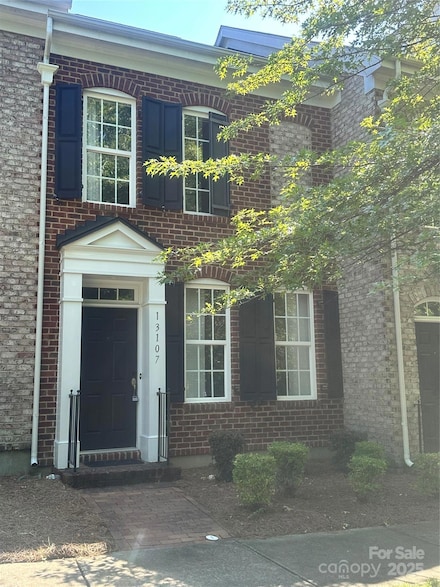 13107 Arbor Day Ct, Charlotte, NC 28269