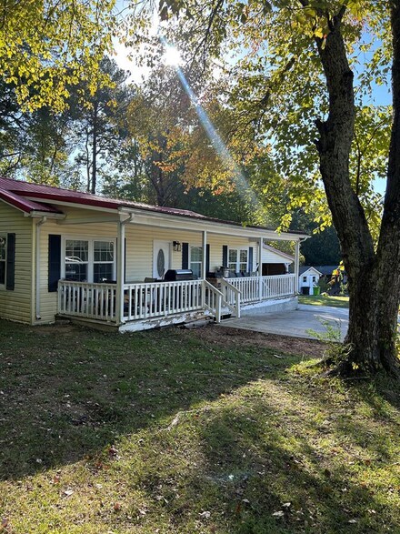 2730 Jerome Dr, Dalton, GA 30721