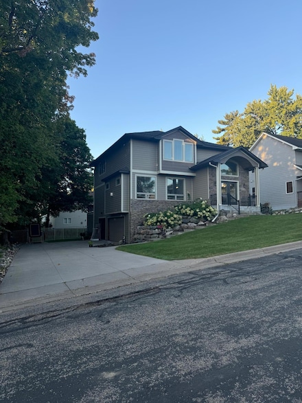 5019 Enchanted Rd, Mound, MN 55364