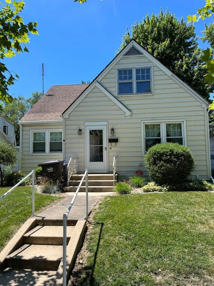 1241 N Main St, Elkhart, IN 46514