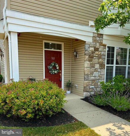 301 Raphael Ct Unit 301, Williamstown, NJ 08094