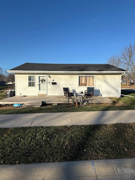 101 S Garfield St, Mount Ayr, IA 50854