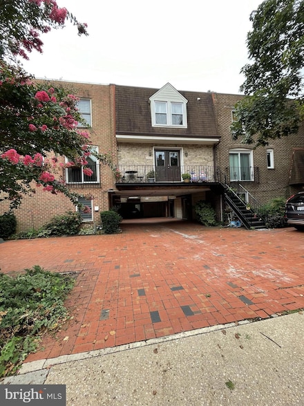 1523 N Colonial Terrace Unit B, Arlington, VA 22209
