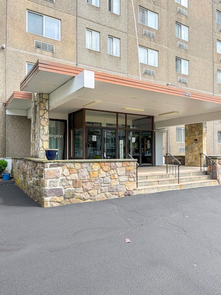 120 Huntington Turnpike Unit 606, Bridgeport, CT 06610