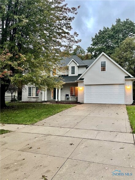 752 Weatherstone Rd, Holland, OH 43528