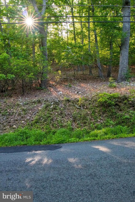 2306 Gore Dr, Haymarket, VA 20169
