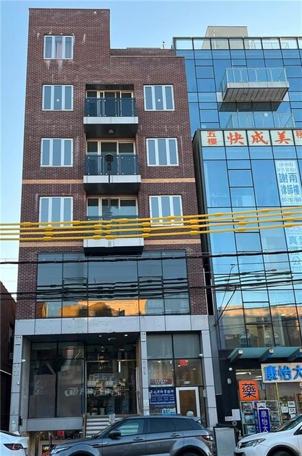 818 60th St Unit 6B, Brooklyn, NY 11220