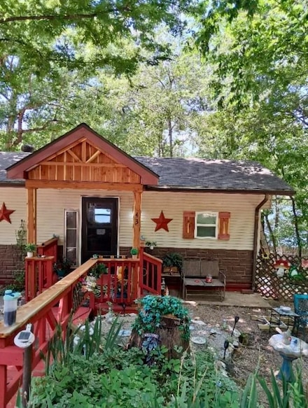43 E Lakeshore Dr, Highland, AR 72542