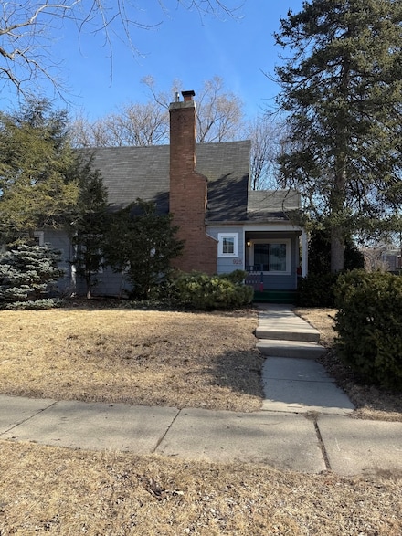 925 Prospect St, Elgin, IL 60120