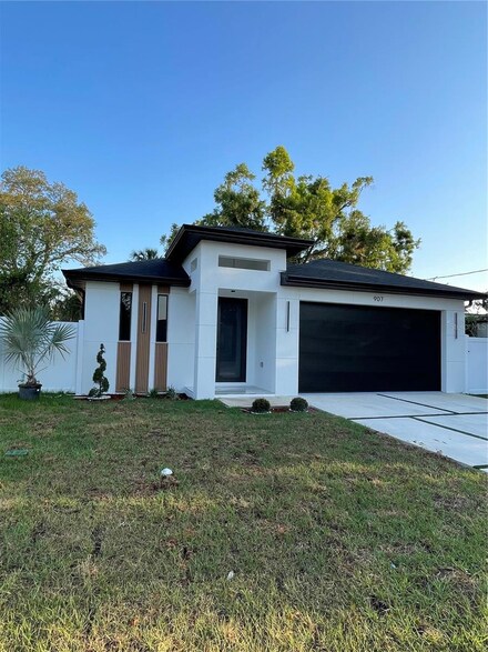907 E Okaloosa Ave, Tampa, FL 33604