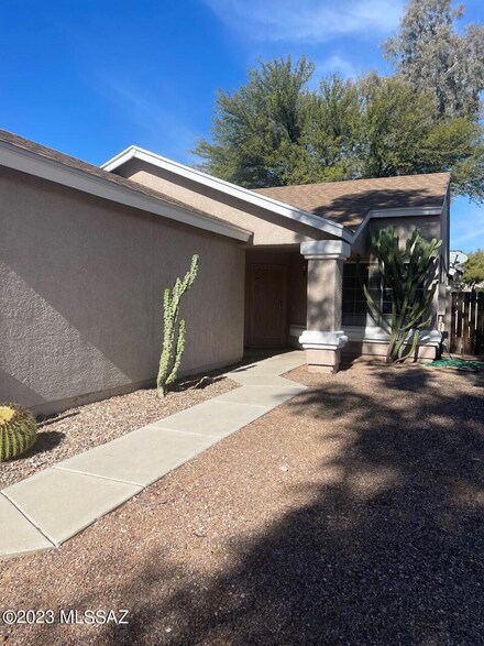 4372 W Blacksmith St, Tucson, AZ 85741