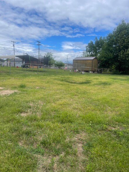 406 E 4th St, Grayson, KY 41143