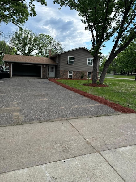 91 Egret Blvd NW, Coon Rapids, MN 55448
