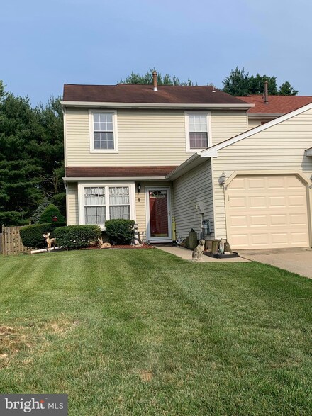 8 N Hill Dr, Westampton, NJ 08060