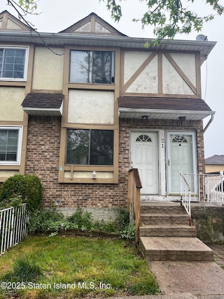 21 Luke Ct, Staten Island, NY 10306