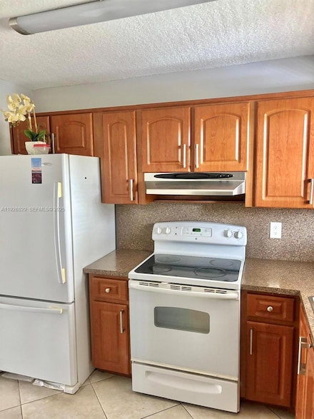 8305 Sunrise Lakes Blvd Unit 211, Sunrise, FL 33322