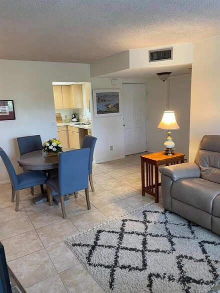 1618 SE Green Acres Cir Unit 103, Port Saint Lucie, FL 34952