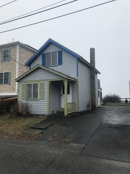 506 Ocean Grove Ave, Swansea, MA 02777