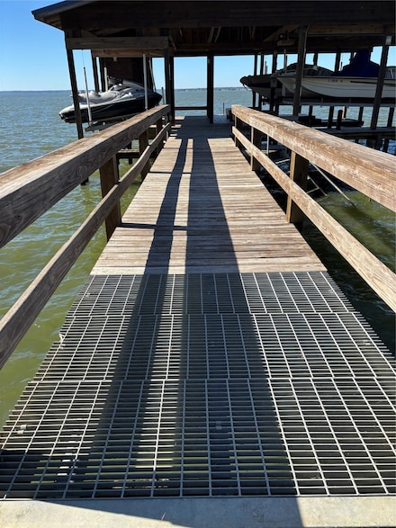 206 Bridgeway, Onalaska, TX 77360