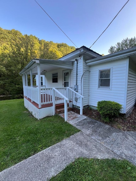 1087 Pocahontas Ave, Bramwell, WV 24715