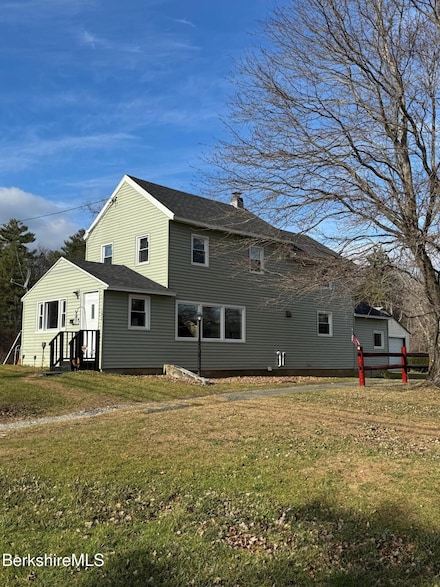 192 Lakeway Dr, Pittsfield, MA 01201