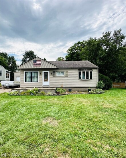 3020 Littledale Rd, Akron, OH 44319