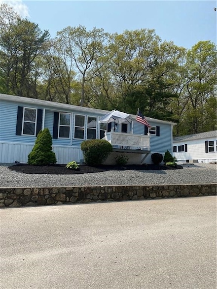 83 Sherwood Valley Ln, Coventry, RI 02816
