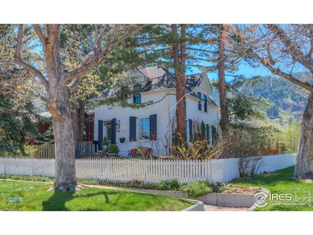879 7th St, Boulder, CO 80302