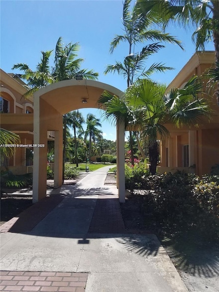 17901 NW 68th Ave Unit R102, Hialeah, FL 33015