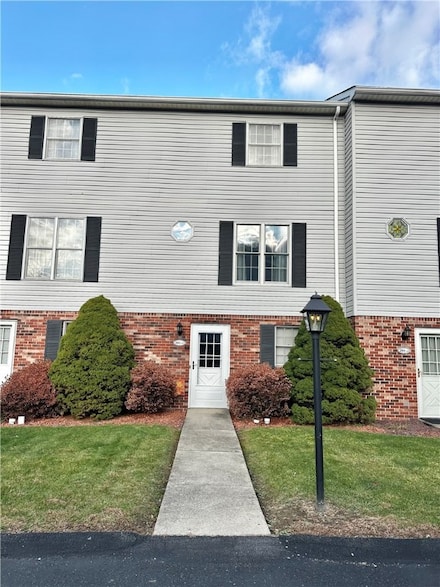 203 Thistle Dr Unit 203, Greensburg, PA 15601