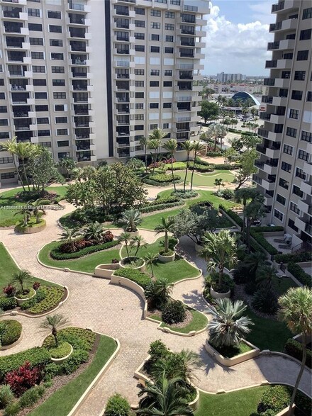 5100 N Ocean Blvd Unit 404, Lauderdale By the Sea, FL 33308