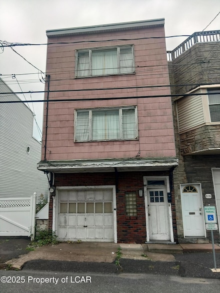320 E Pine St, Mahanoy City, PA 17948