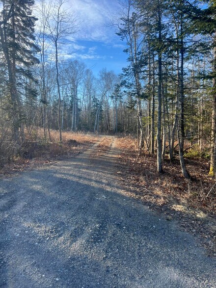 52 Ledge Rd, South Thomaston, ME 04858