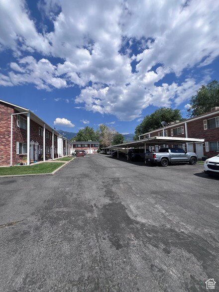 556 N Fairfield Rd Unit B2, Layton, UT 84041