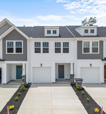 210 Marston Ln, Greenville, SC 29617