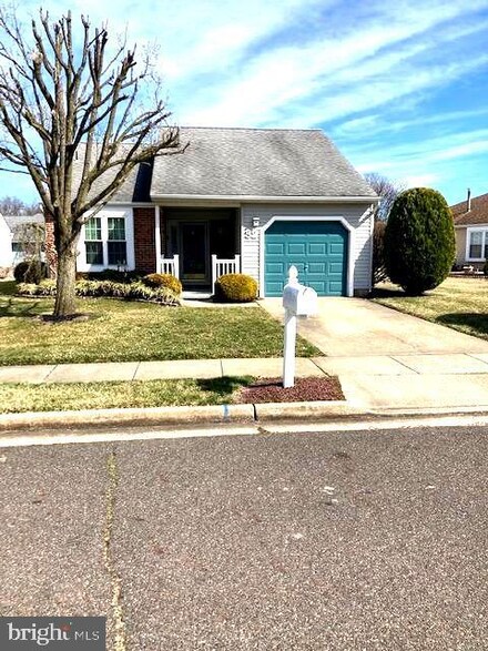 32 Adner Dr, Mount Laurel, NJ 08054