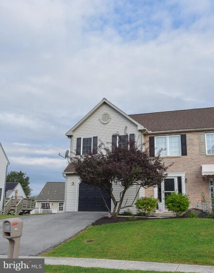 1030 Ithaca St, Reading, PA 19605