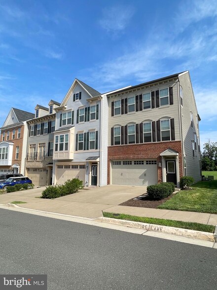 43326 Semolina Terrace, Chantilly, VA 20152