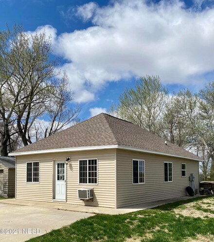 407 Bently Ave, Bradley, SD 57217