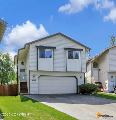 3233 Tayshee Cir, Anchorage, AK 99504