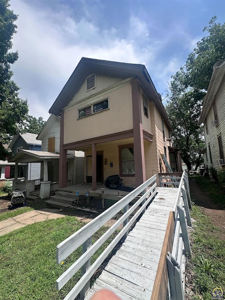 214 SW Harrison St, Topeka, KS 66603