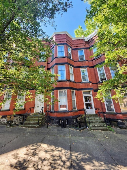 106&1061/2 14th St, Wheeling, WV 26003
