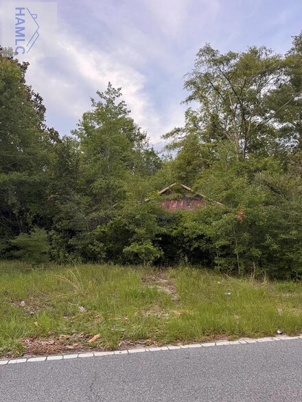 879 Bethlehem Rd, Jesup, GA 31546
