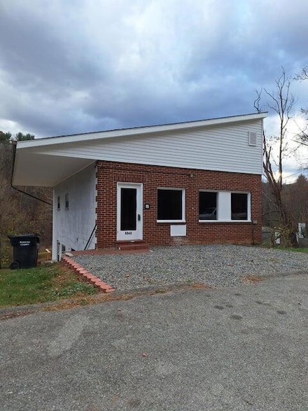 6838 Bent Mountain Rd, Roanoke, VA 24018