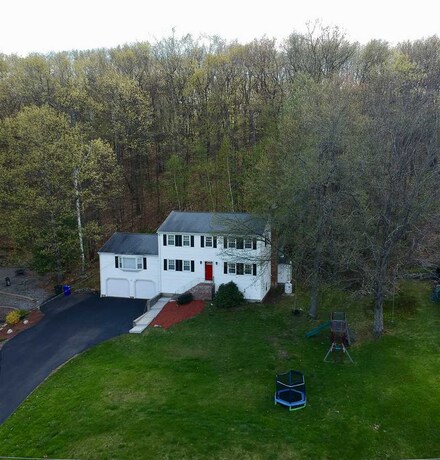 65 Linda Ln, Manchester, NH 03104