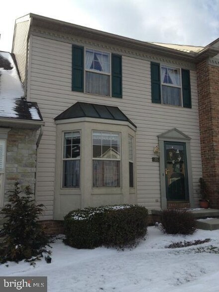 608 Cobblestone Ln, Lancaster, PA 17601
