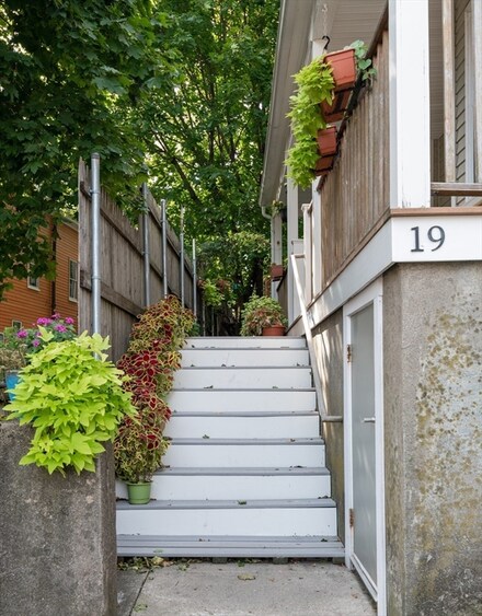 19 Gedney St Unit 3, Salem, MA 01970